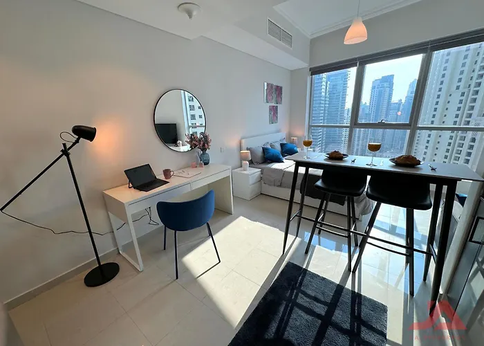 Cozy Marina & Sea View Apt In Bay Central Tower With Modern Gym & Pool, Steps To Beach & Metro