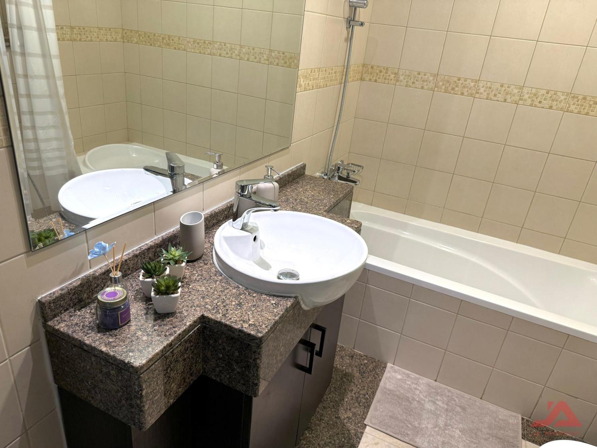 Cozy Marina & Sea View In Bay Tower With Modern Gym & Pool, Steps To & Metro * Dubai