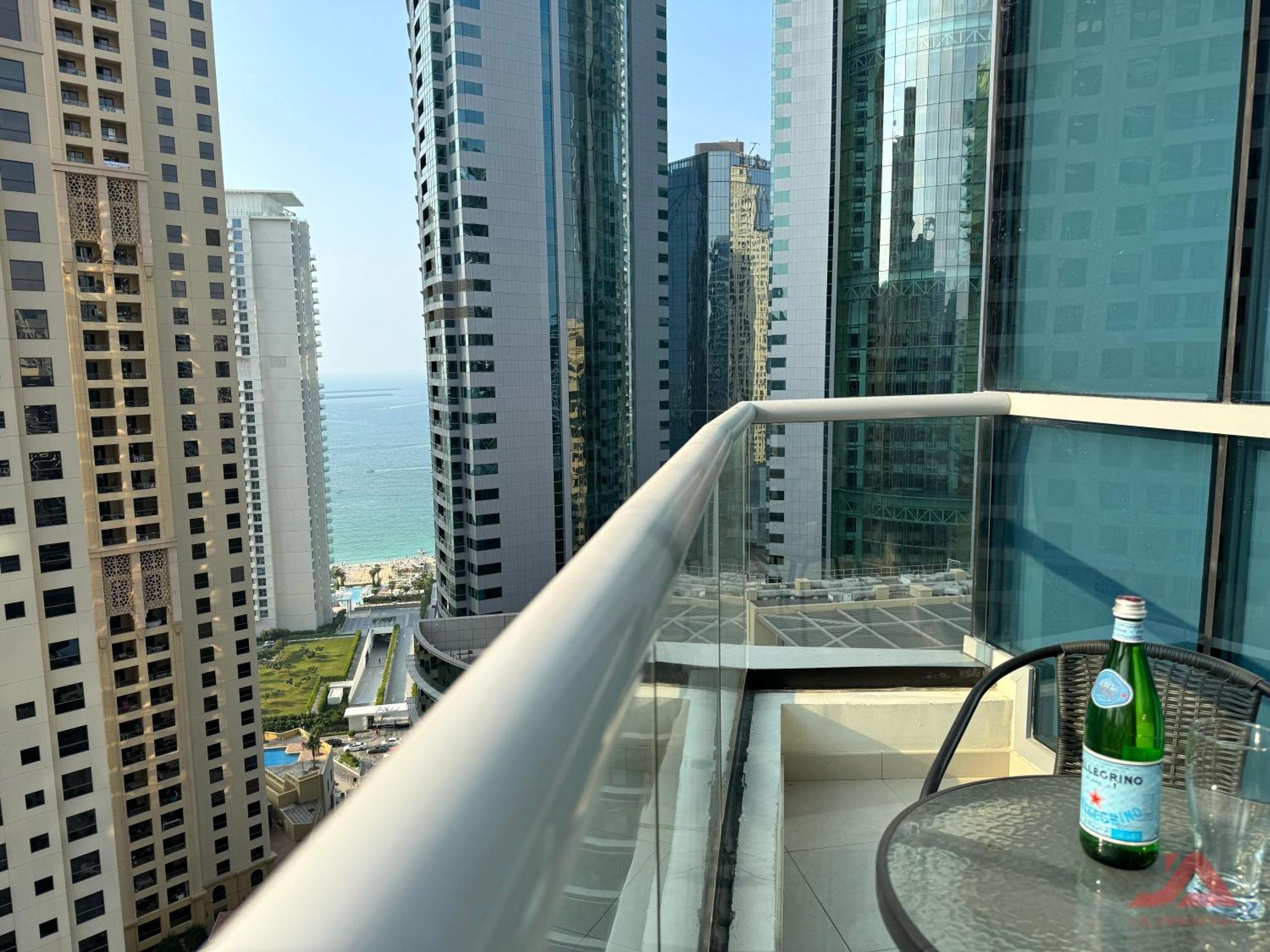 Cozy Marina & Sea View In Bay Tower With Modern Gym & Pool, Steps To & Metro Dubai