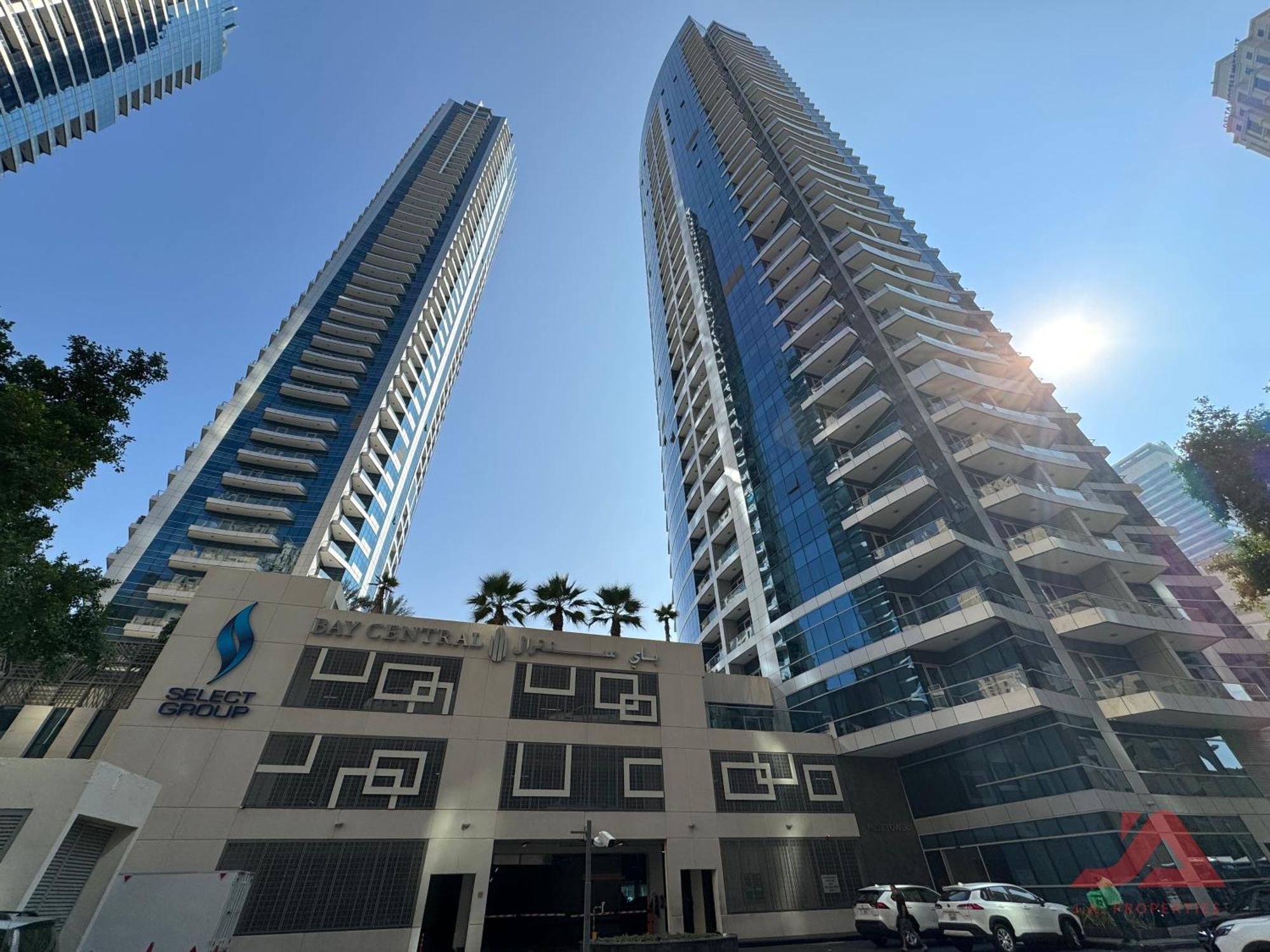 Apartment Cozy Marina & Sea View In Bay Tower With Modern Gym & Pool, Steps To & Metro Dubai